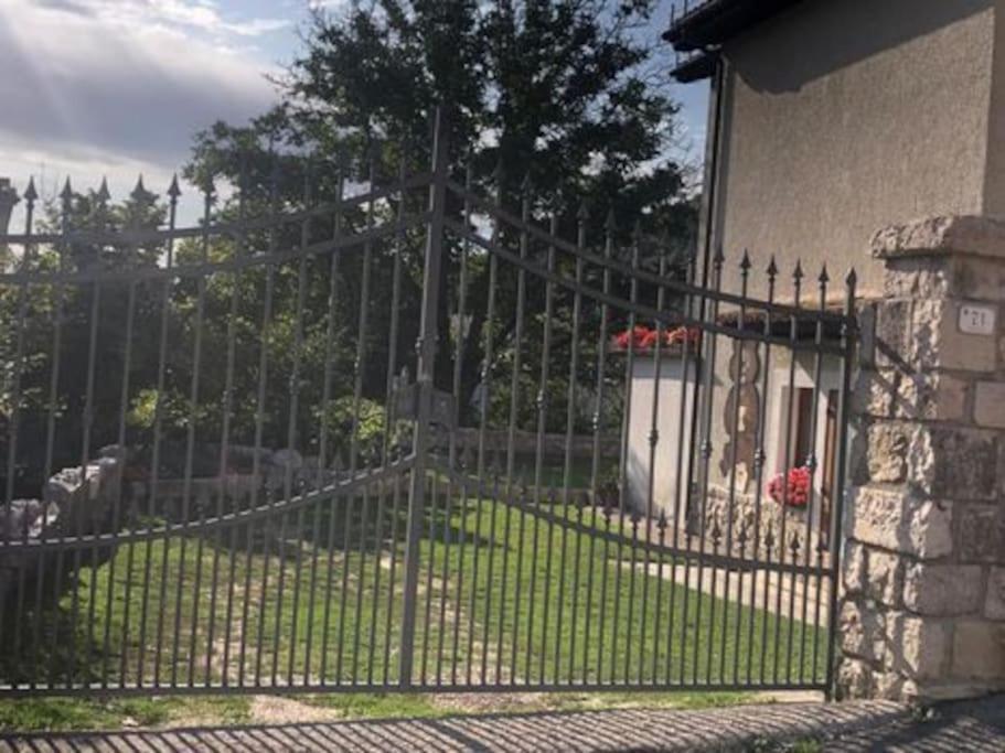 Villa A Due Passi Dai Lupi Civitella Alfedena Exterior foto