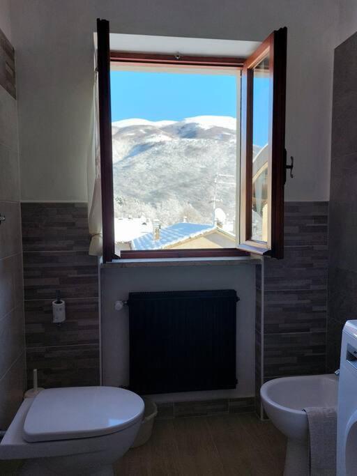 Villa A Due Passi Dai Lupi Civitella Alfedena Exterior foto